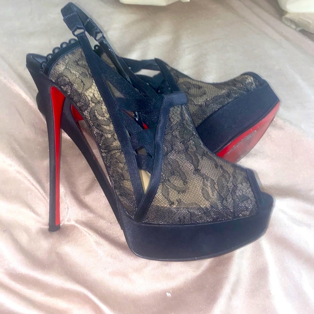 Lace & silk stiletto